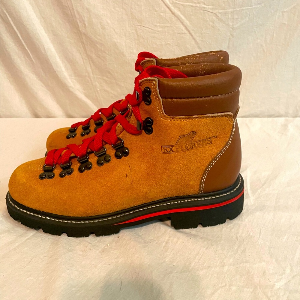 vintage explorers hiking boots, brown leather size 8